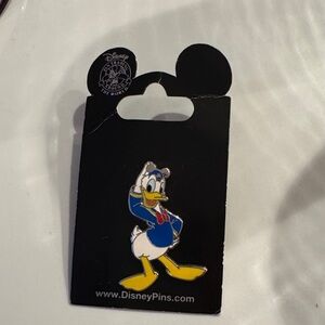 Donald Duck, Disney pin